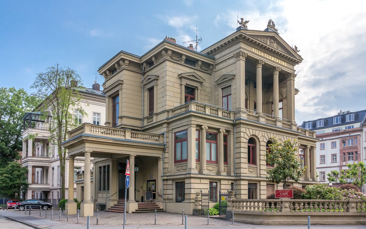 Leseparty in der Villa Clementine am 18. April in Wiesbaden