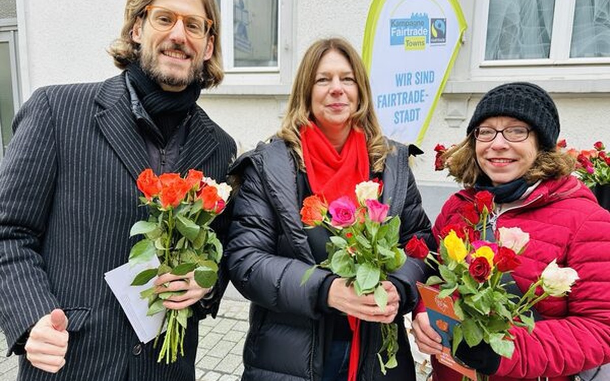 Wiesbaden verteilt Fairtrade Rosen zum Valentinstag und lenkt Blick auf Lieferketten